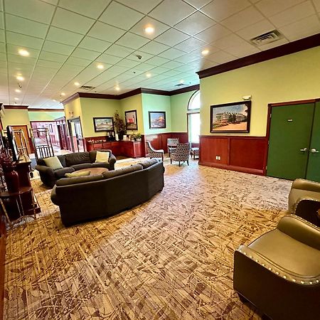 Mackinaw Beach And Bay Inn & Suites Маккино Сити Экстерьер фото