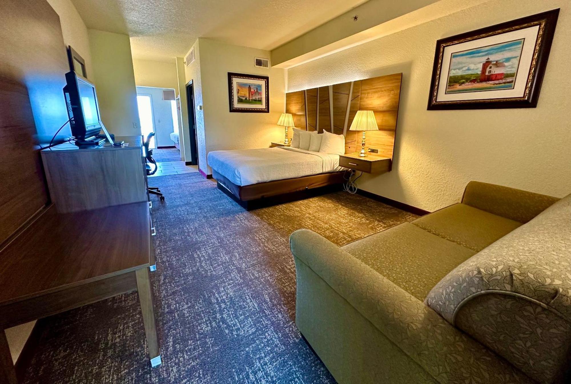 Mackinaw Beach And Bay Inn & Suites Маккино Сити Экстерьер фото